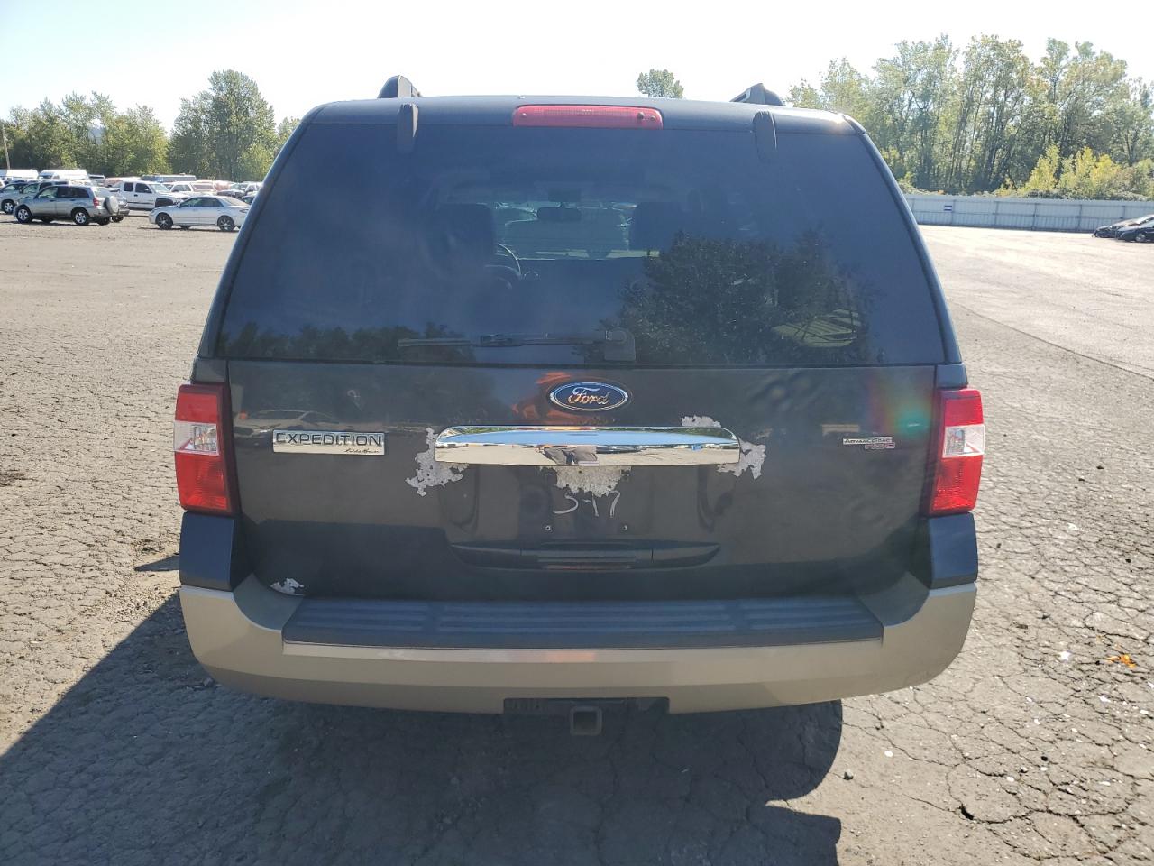 2007 Ford Expedition Eddie Bauer VIN: 1FMFU18507LA26347 Lot: 81624925