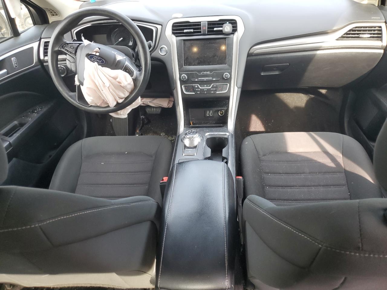 2020 Ford Fusion Se VIN: 3FA6P0T94LR218789 Lot: 82100635