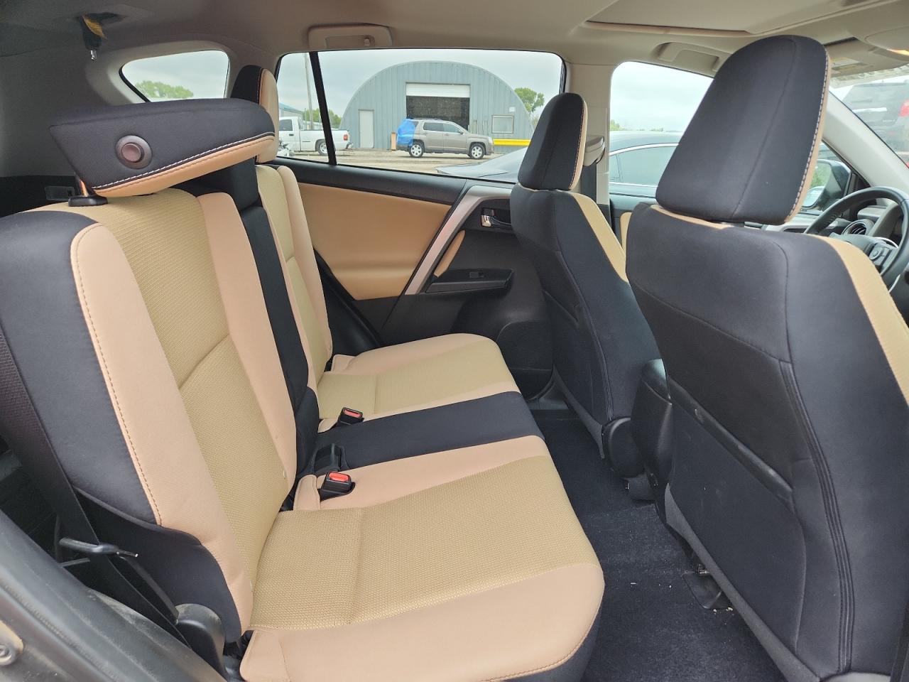 2017 Toyota Rav4 Xle VIN: 2T3RFREV9HW690112 Lot: 81689575