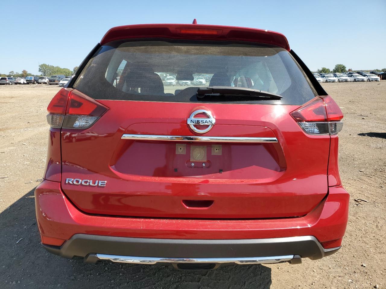 2017 Nissan Rogue S VIN: JN8AT2MT4HW394689 Lot: 80657885