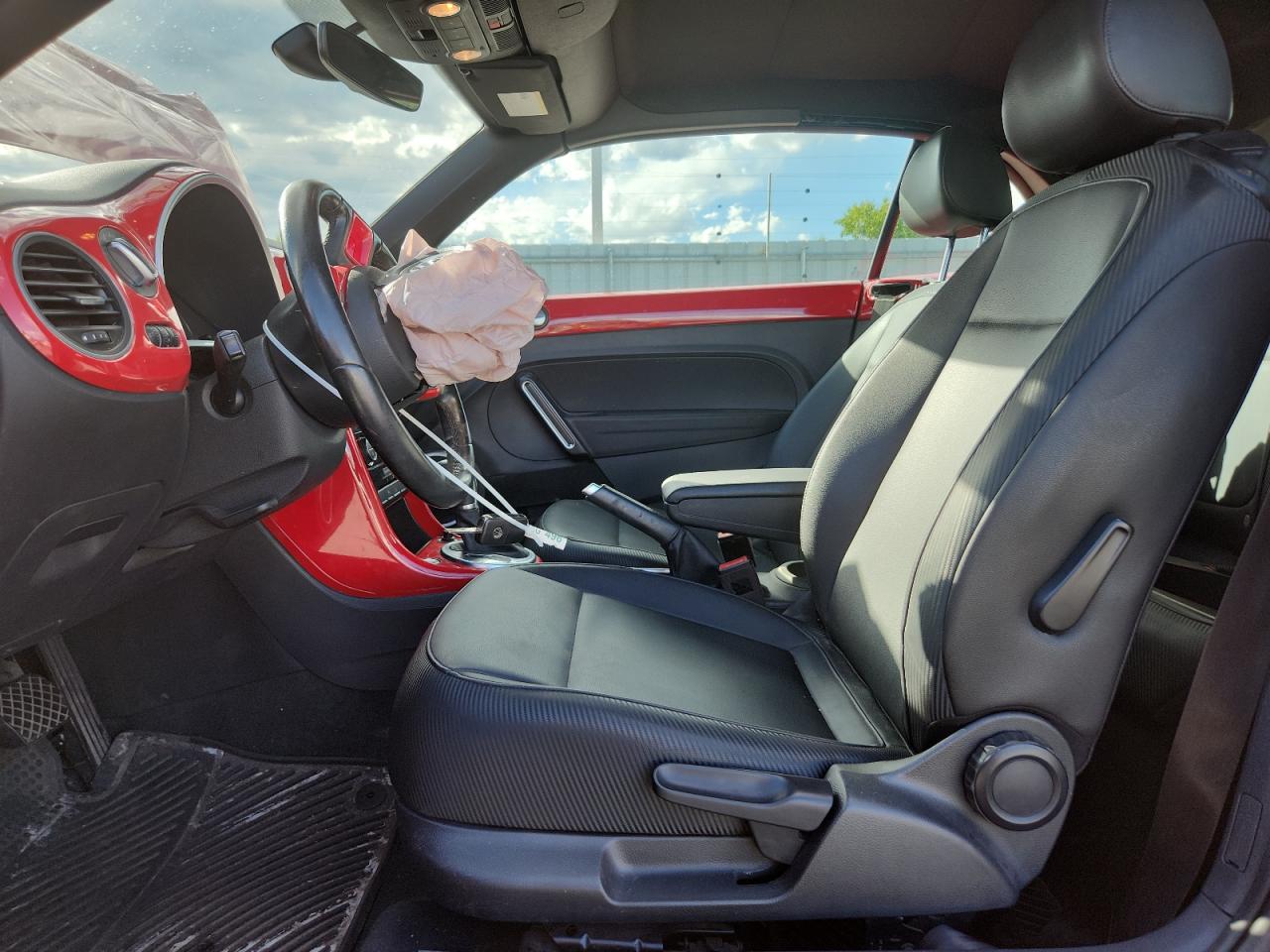 2018 Volkswagen Beetle S VIN: 3VW5DAAT0JM518159 Lot: 72081275