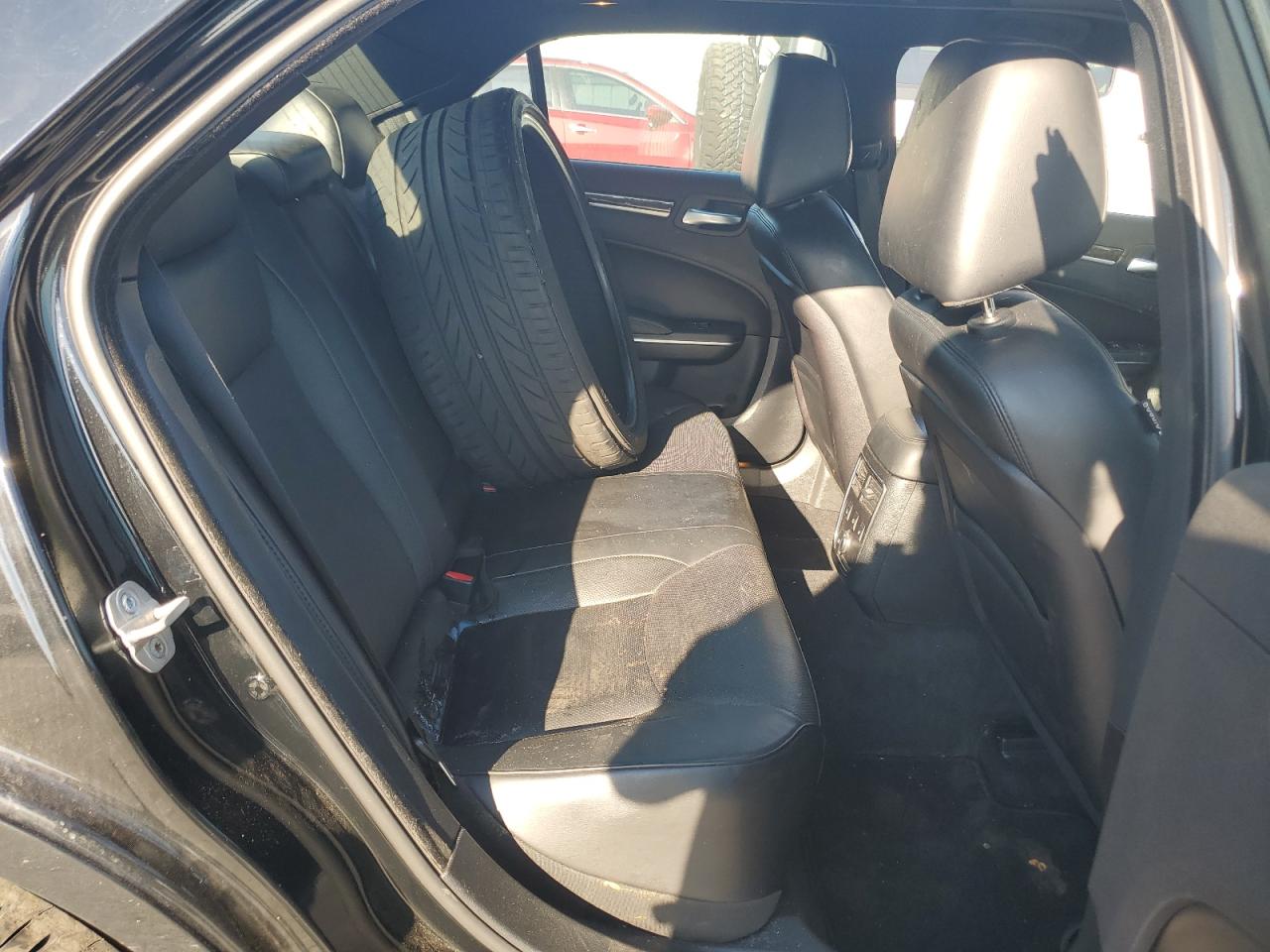 2012 Chrysler 300 Limited VIN: 2C3CCAHGXCH137415 Lot: 72042405