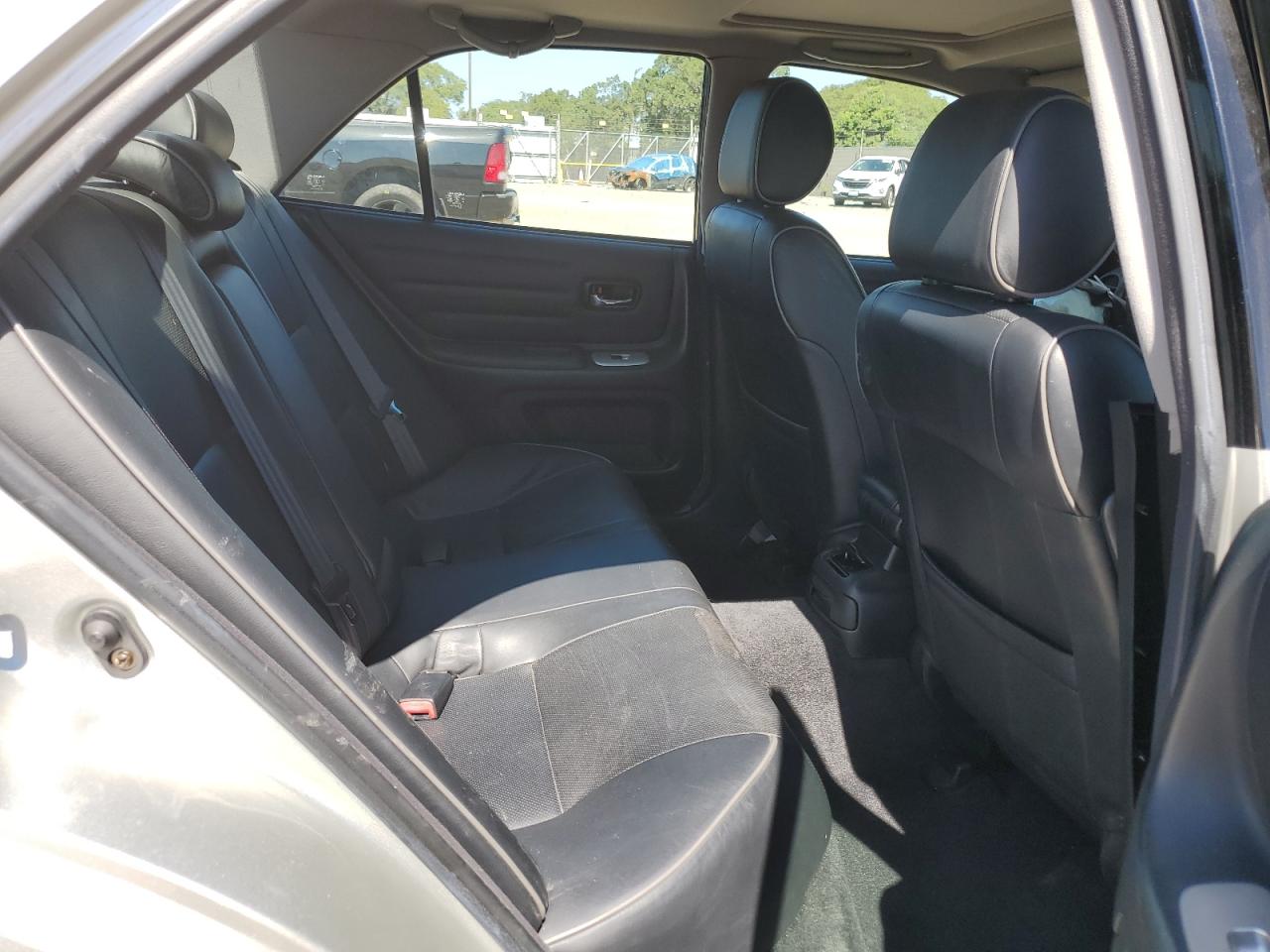 2004 Lexus Is 300 VIN: JTHBD192740089898 Lot: 81736665