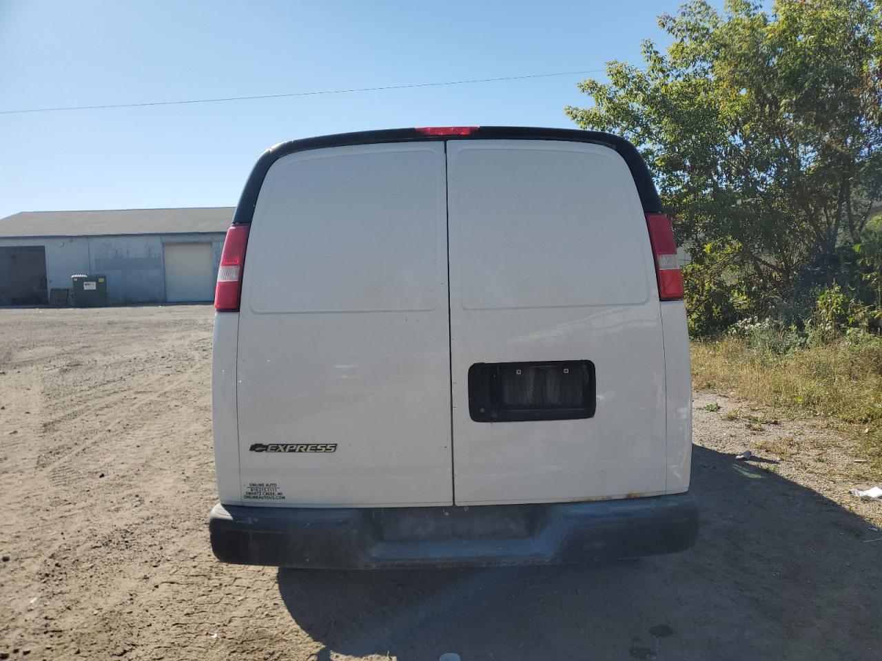2017 Chevrolet Express G2500 VIN: 1GCWGBFF1H1281552 Lot: 84548215