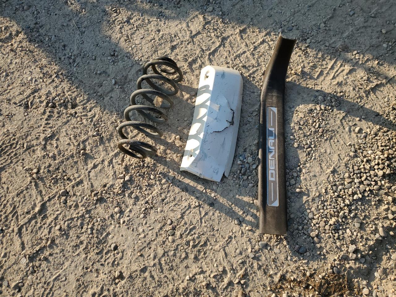 2015 GMC Yukon Xl Denali VIN: 1GKS2JKJ6FR307499 Lot: 81291615