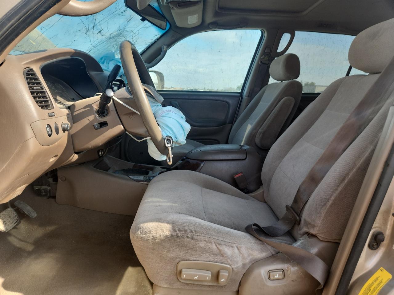 2002 Toyota Sequoia Sr5 VIN: 5TDZT34A02S117189 Lot: 71031035