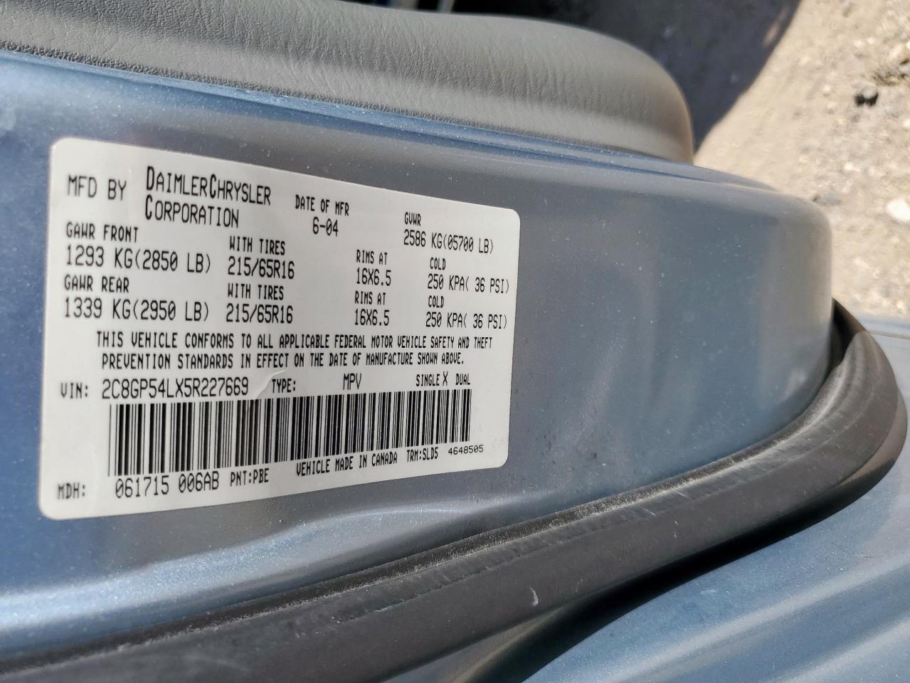 2005 Chrysler Town & Country Touring VIN: 2C8GP54LX5R227669 Lot: 81917425