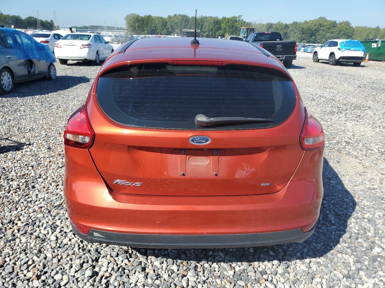 2018 Ford Focus Se VIN: 1FADP3K22JL265568 Lot: 81862775