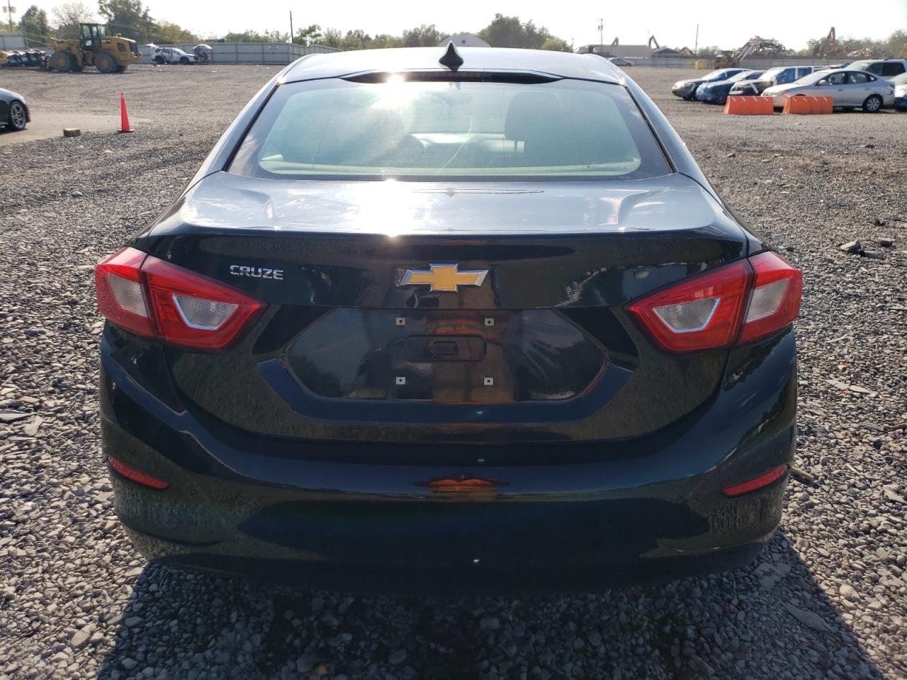 2018 Chevrolet Cruze Ls VIN: 1G1BC5SM1J7197145 Lot: 80540435