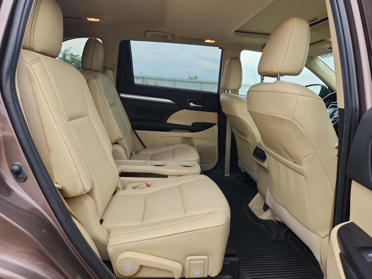 2019 Toyota Highlander Se VIN: 5TDJZRFH5KS935302 Lot: 82071645