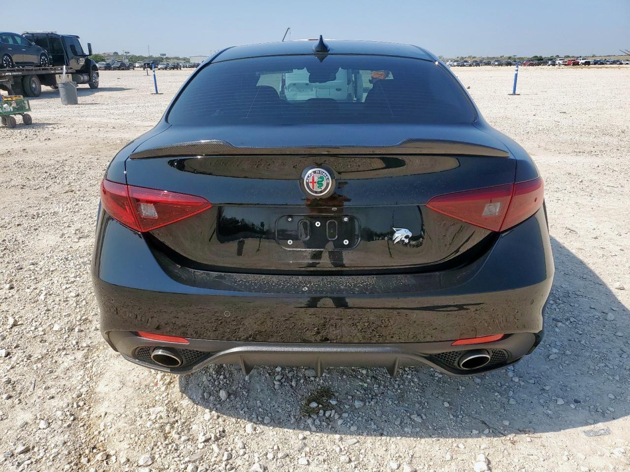 2018 Alfa Romeo Giulia Ti VIN: ZARFAECN3J7576417 Lot: 71709595