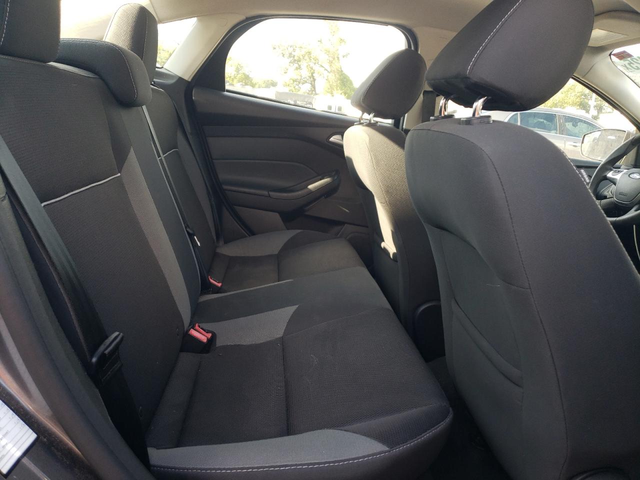 2014 Ford Focus Se VIN: 1FADP3F23EL319363 Lot: 81587425