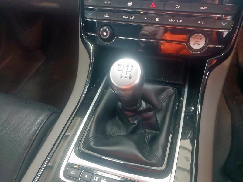 2015 JAGUAR XE SE D 
