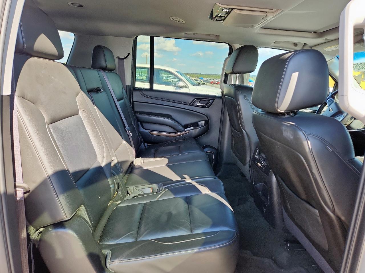 2015 Chevrolet Suburban K1500 Lt VIN: 1GNSKJKC8FR532382 Lot: 81483035