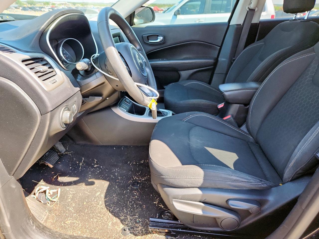 2018 Jeep Compass Sport VIN: 3C4NJCAB7JT500049 Lot: 83854195