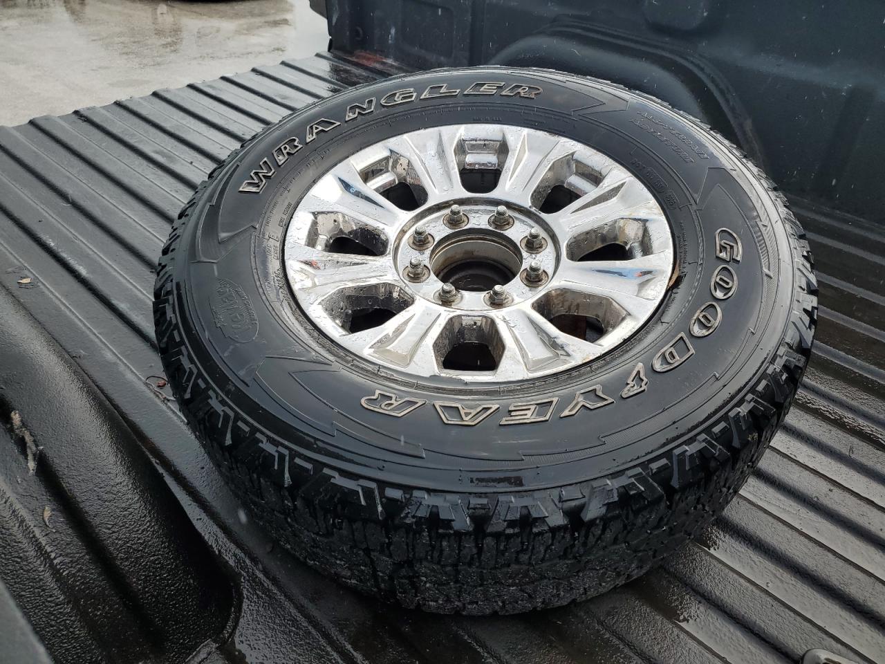 2005 Chevrolet Silverado C2500 Heavy Duty VIN: 1GCHC23G95F873586 Lot: 83940345