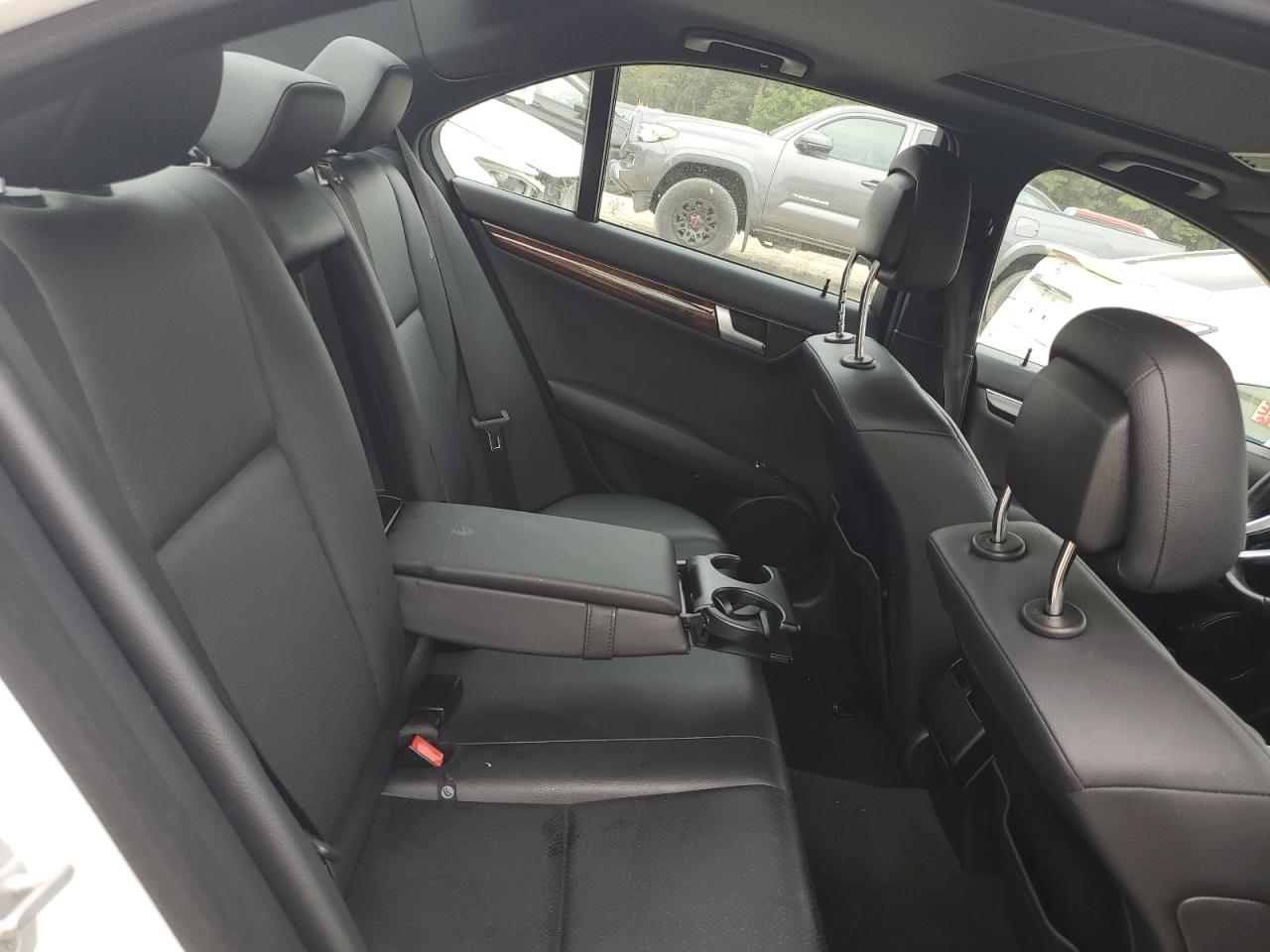 2014 Mercedes-Benz C 250 VIN: WDDGF4HB4EA964098 Lot: 83888985