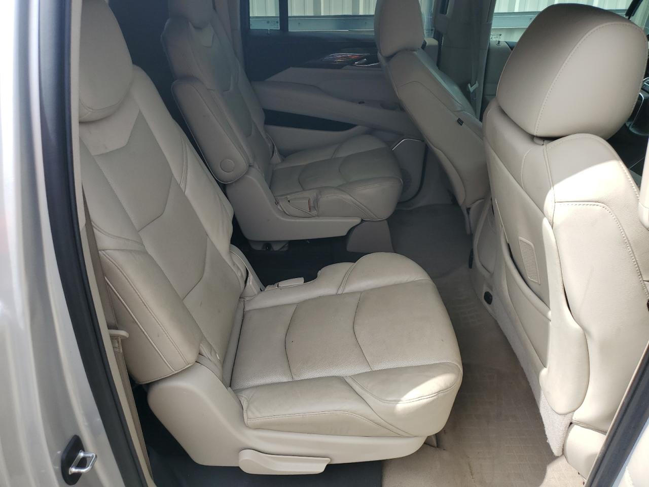 2019 Cadillac Escalade Esv Luxury VIN: 1GYS3HKJ0KR338625 Lot: 84415875