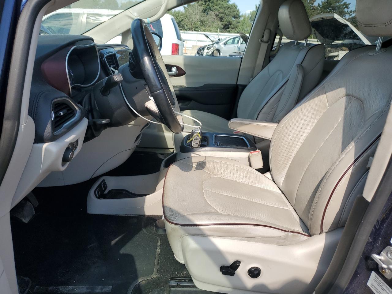 2017 Chrysler Pacifica Limited VIN: 2C4RC1GG9HR544389 Lot: 70741675