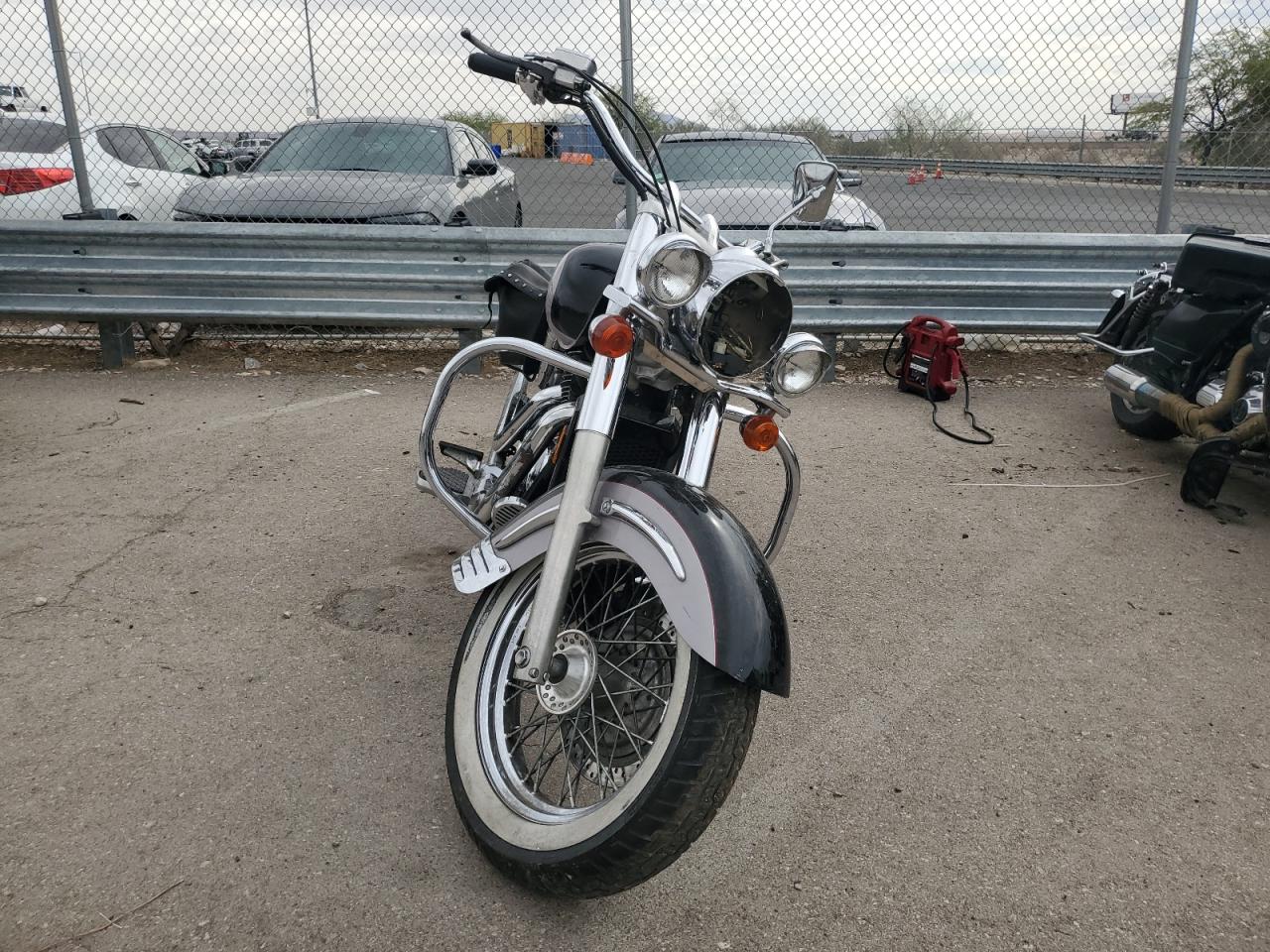 1998 Honda Vt1100 C3 two_colors roadster_bike gas 1HFSC3900WA002442 photo #3