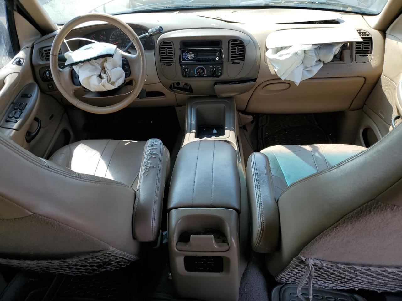 1998 Ford Expedition VIN: 1FMRU17L4WLB63318 Lot: 80390725