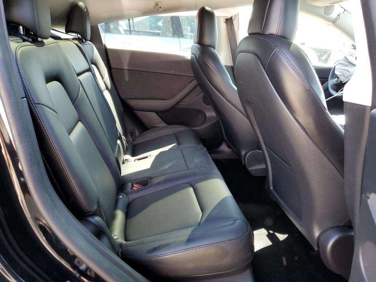 2022 Tesla Model Y VIN: 7SAYGDEF0NF513697 Lot: 84219295