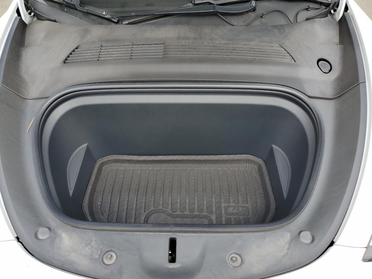 2020 Tesla Model Y VIN: 5YJYGDEE4LF017318 Lot: 71680485