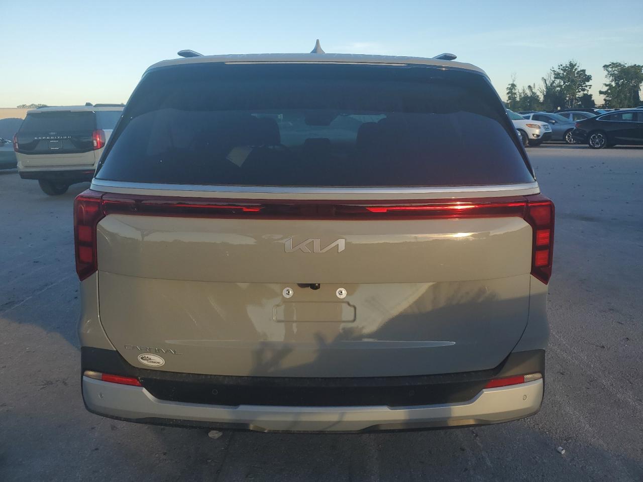 2026 Kia Carnival Ex VIN: KNDNC5K34T6564625 Lot: 83936875