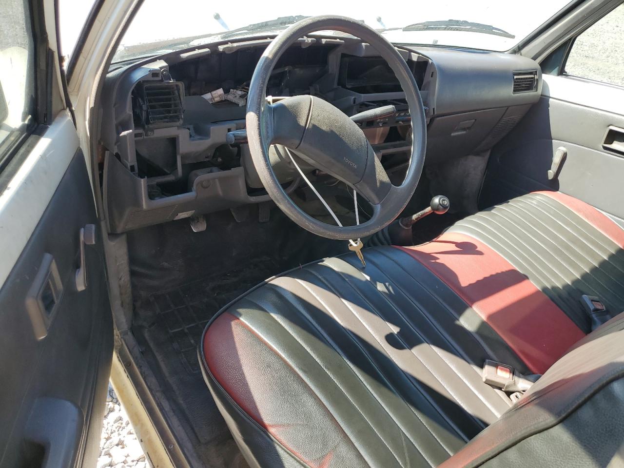 1990 Toyota Pickup 1/2 Ton Short Wheelbase VIN: JT4RN81R8L5050575 Lot: 80267835