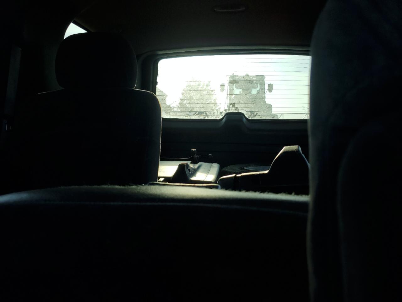 2001 Chevrolet Tahoe K1500 VIN: 1GNEK13T01J294532 Lot: 81104195