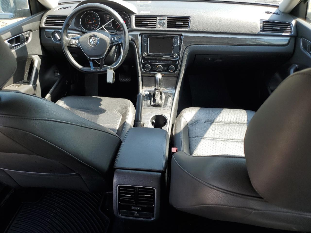 2017 Volkswagen Passat Se VIN: 1VWBT7A32HC062069 Lot: 71208435