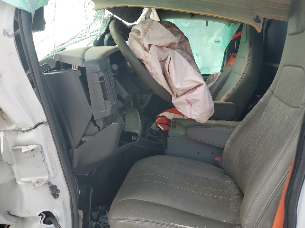 2020 Chevrolet Express G2500 VIN: 1GCWGAFP1L1262706 Lot: 80151175