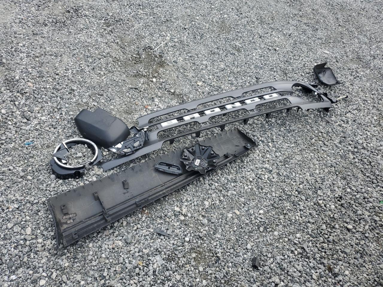 2021 Ford Bronco Base VIN: 1FMDE5BH8MLB06988 Lot: 84236085