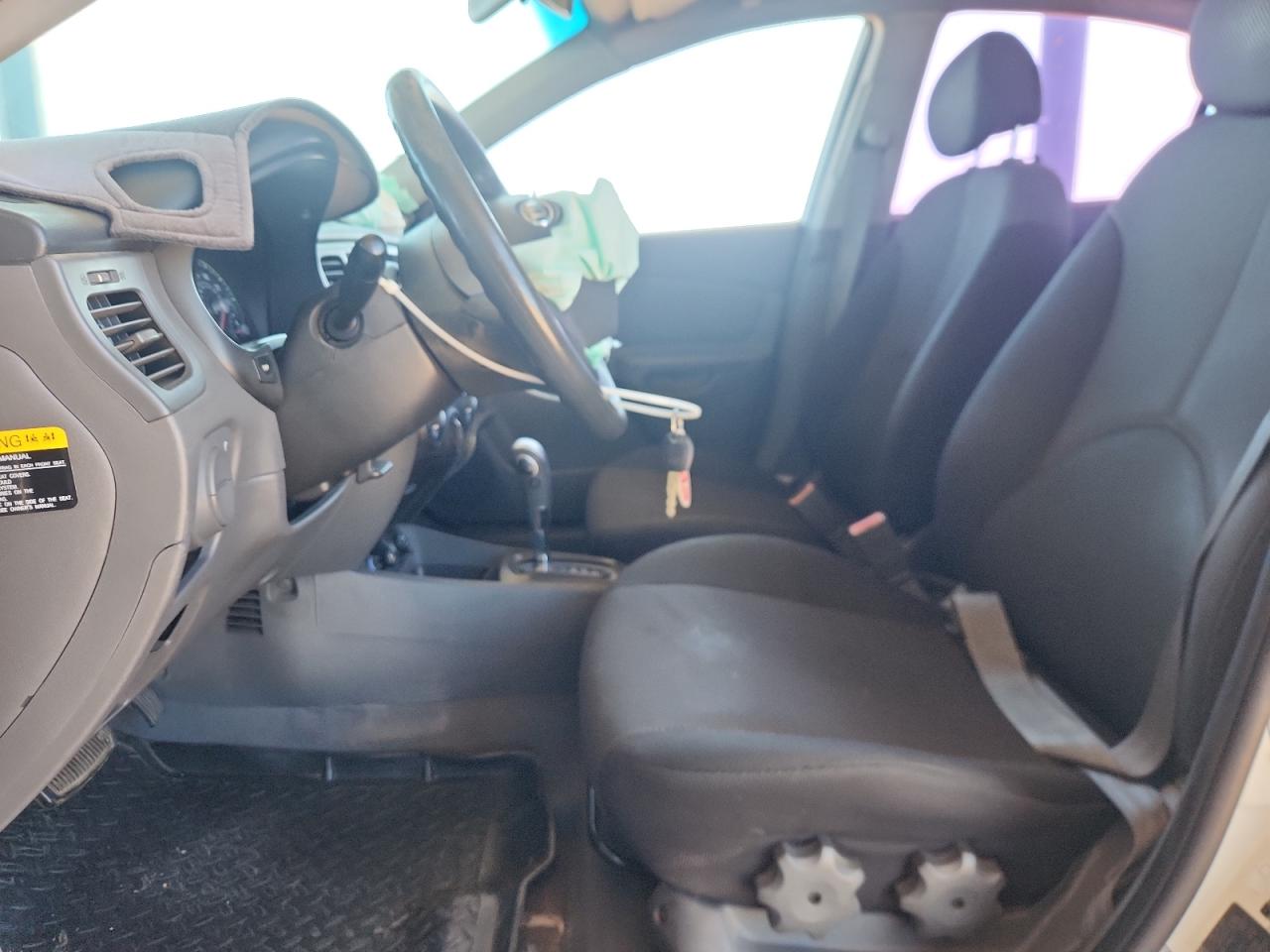 2007 Kia Rio Base VIN: KNADE123576217161 Lot: 81800725
