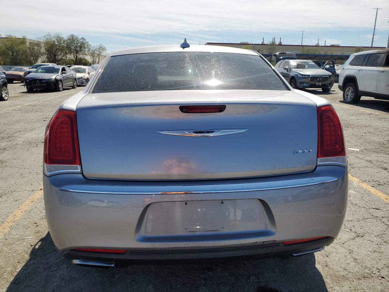 2016 Chrysler 300 Limited VIN: 2C3CCAAG2GH167766 Lot: 81245565