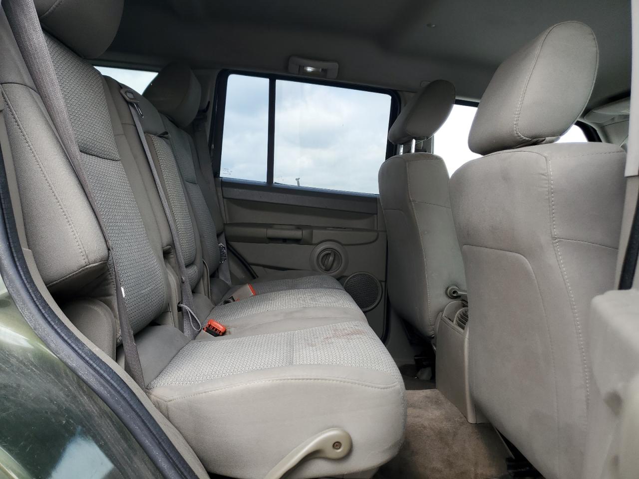 2008 Jeep Commander Sport VIN: 1J8HH48K28C128042 Lot: 71434025