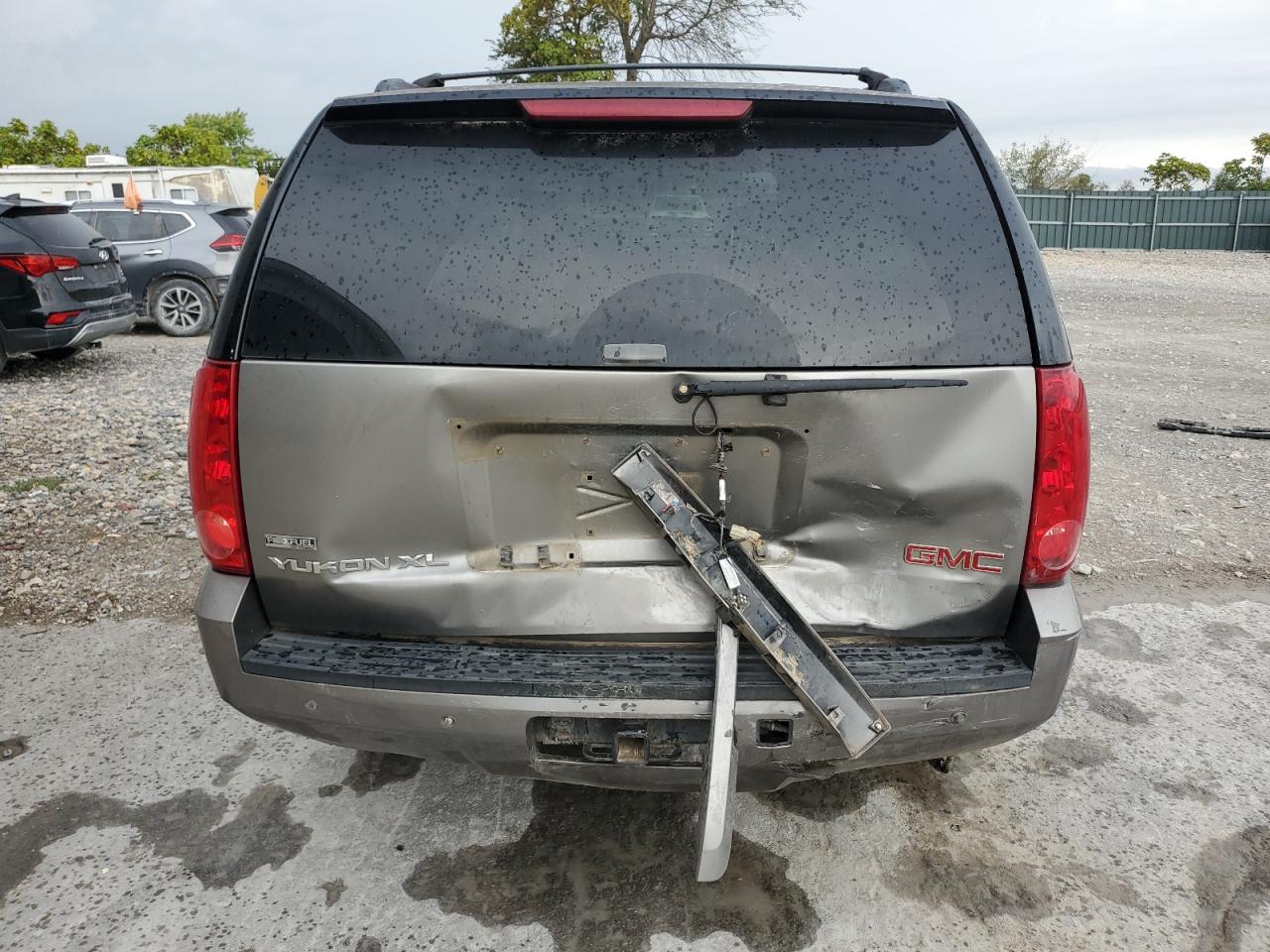 2009 GMC Yukon Xl K1500 Slt VIN: 1GKFK363X9R221495 Lot: 81707385