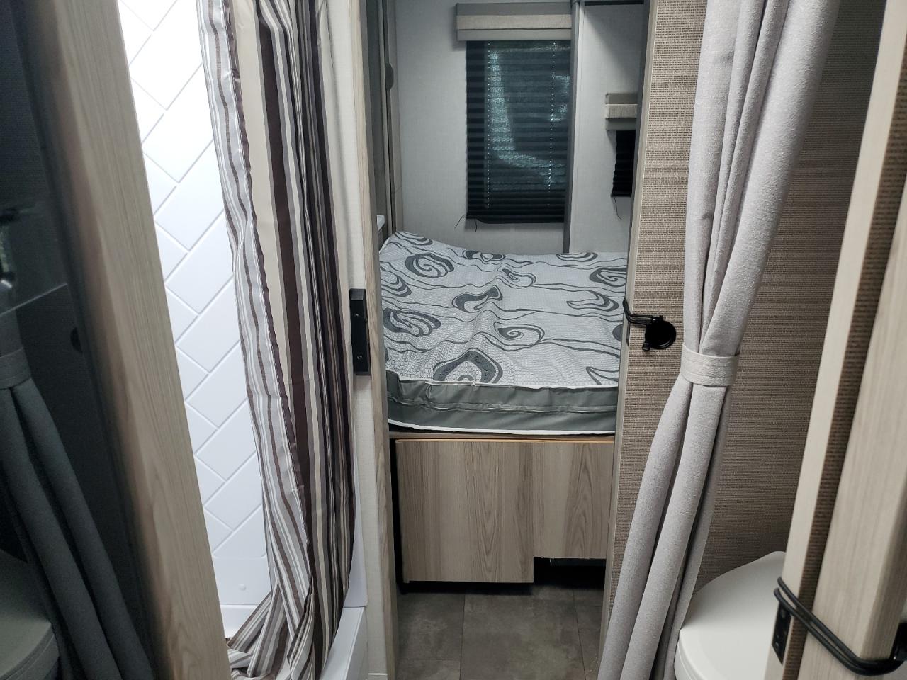 2025 Forest River Wildwood - Rvs Rv VIN: 5ZT2WDFC3SG204638 Lot: 69369305