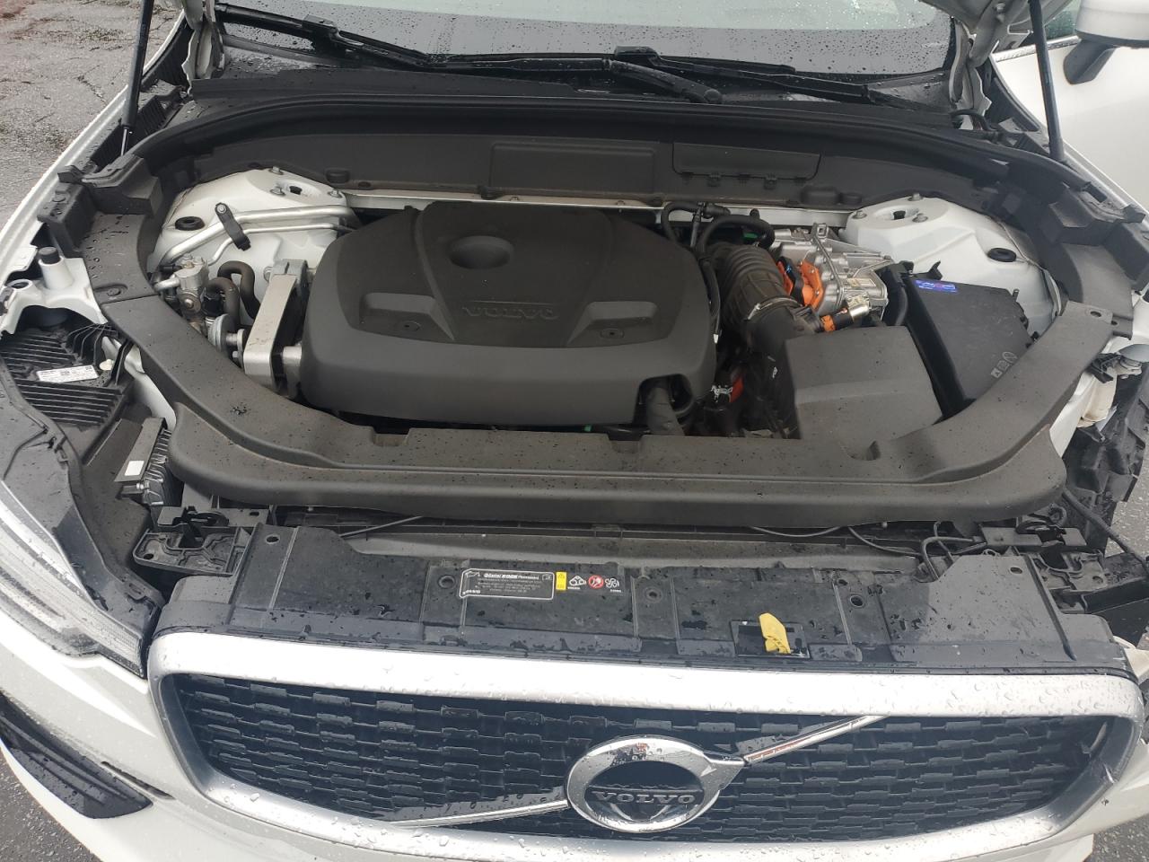 2019 Volvo Xc60 T8 R-Design VIN: LYVBR0DM9KB284519 Lot: 84634695