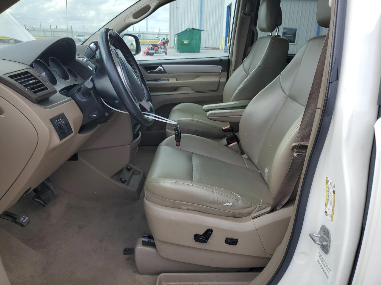 2011 Volkswagen Routan Se VIN: 2V4RW3DG9BR668392 Lot: 83793625