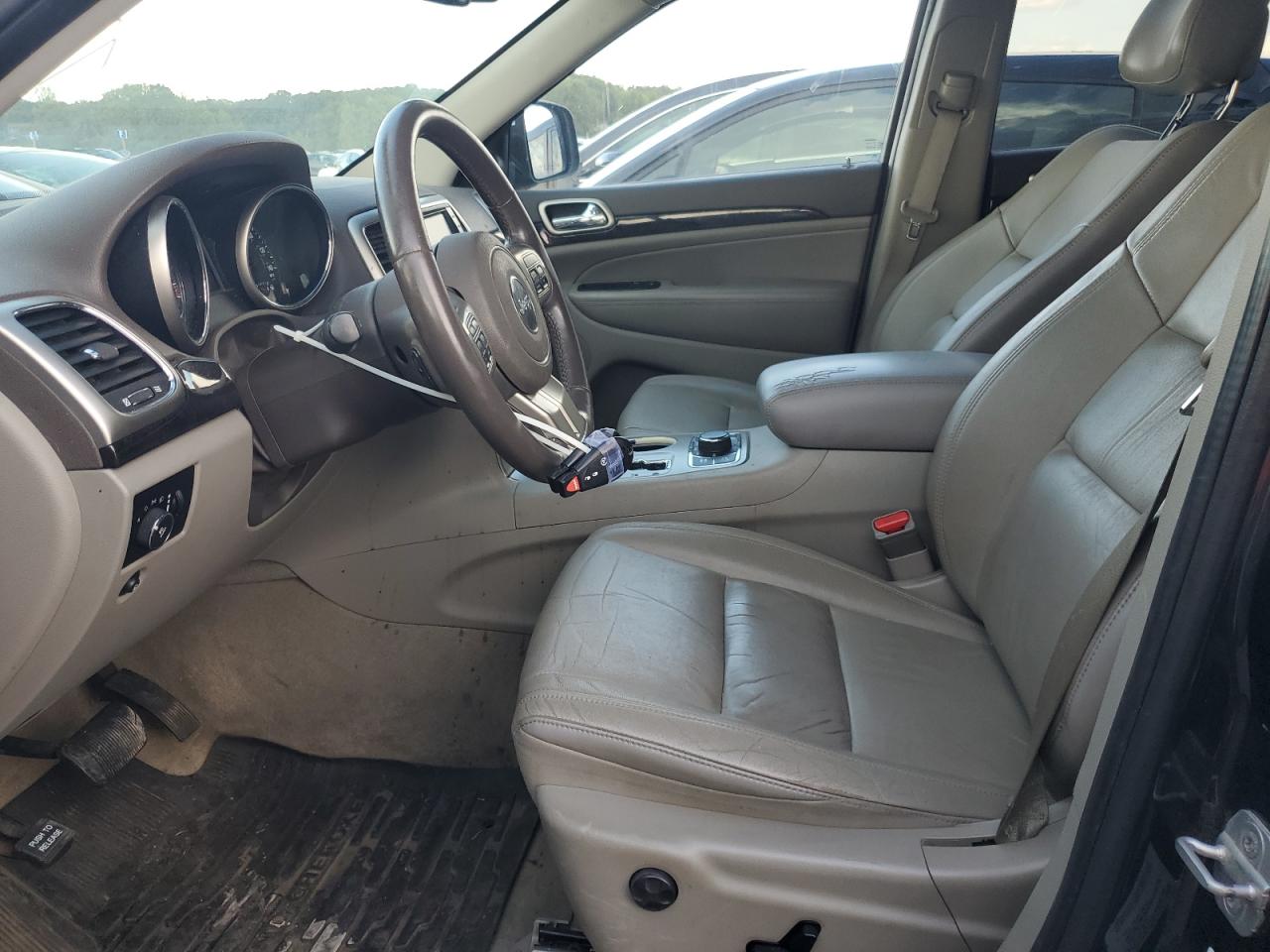 2011 Jeep Grand Cherokee Laredo VIN: 1J4RR4GG4BC738175 Lot: 70560825