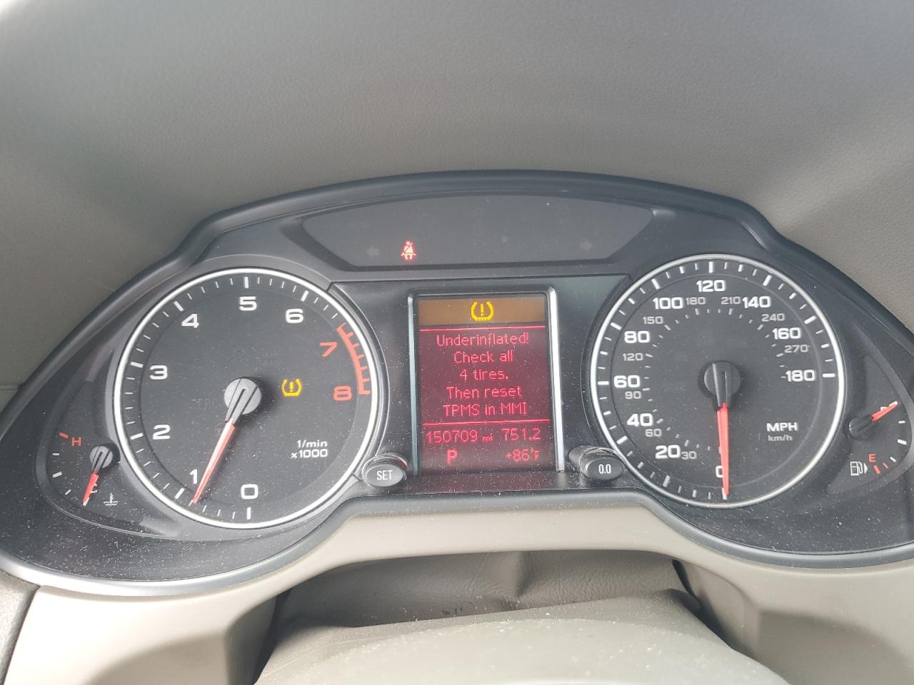 2011 Audi Q5 Premium VIN: WA1CFAFP0BA047641 Lot: 83964115