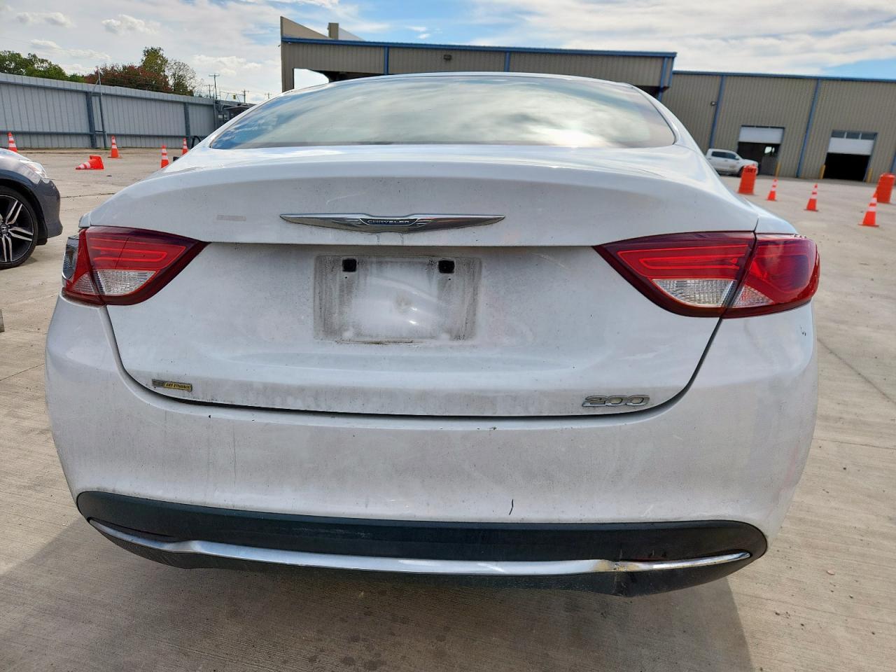 2015 Chrysler 200 Limited VIN: 1C3CCCAB5FN571571 Lot: 81831885