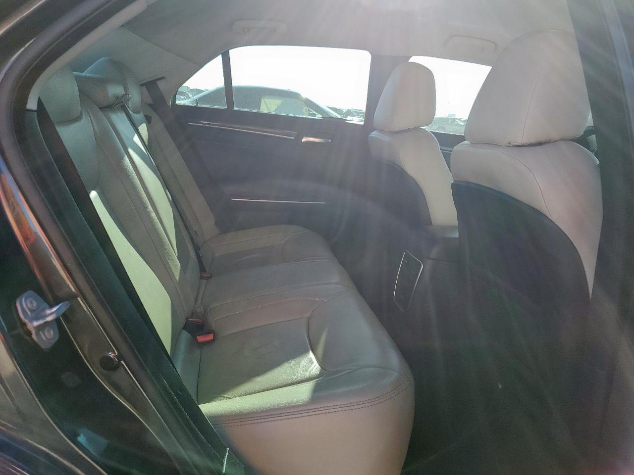 2018 Chrysler 300 Touring VIN: 2C3CCAAG2JH342377 Lot: 81717175