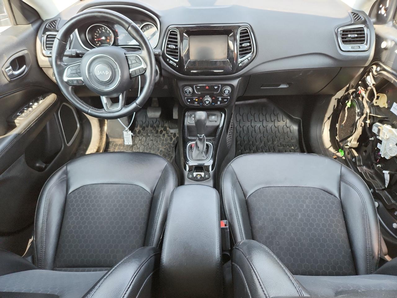 2019 Jeep Compass Latitude VIN: 3C4NJCBBXKT692812 Lot: 70355505