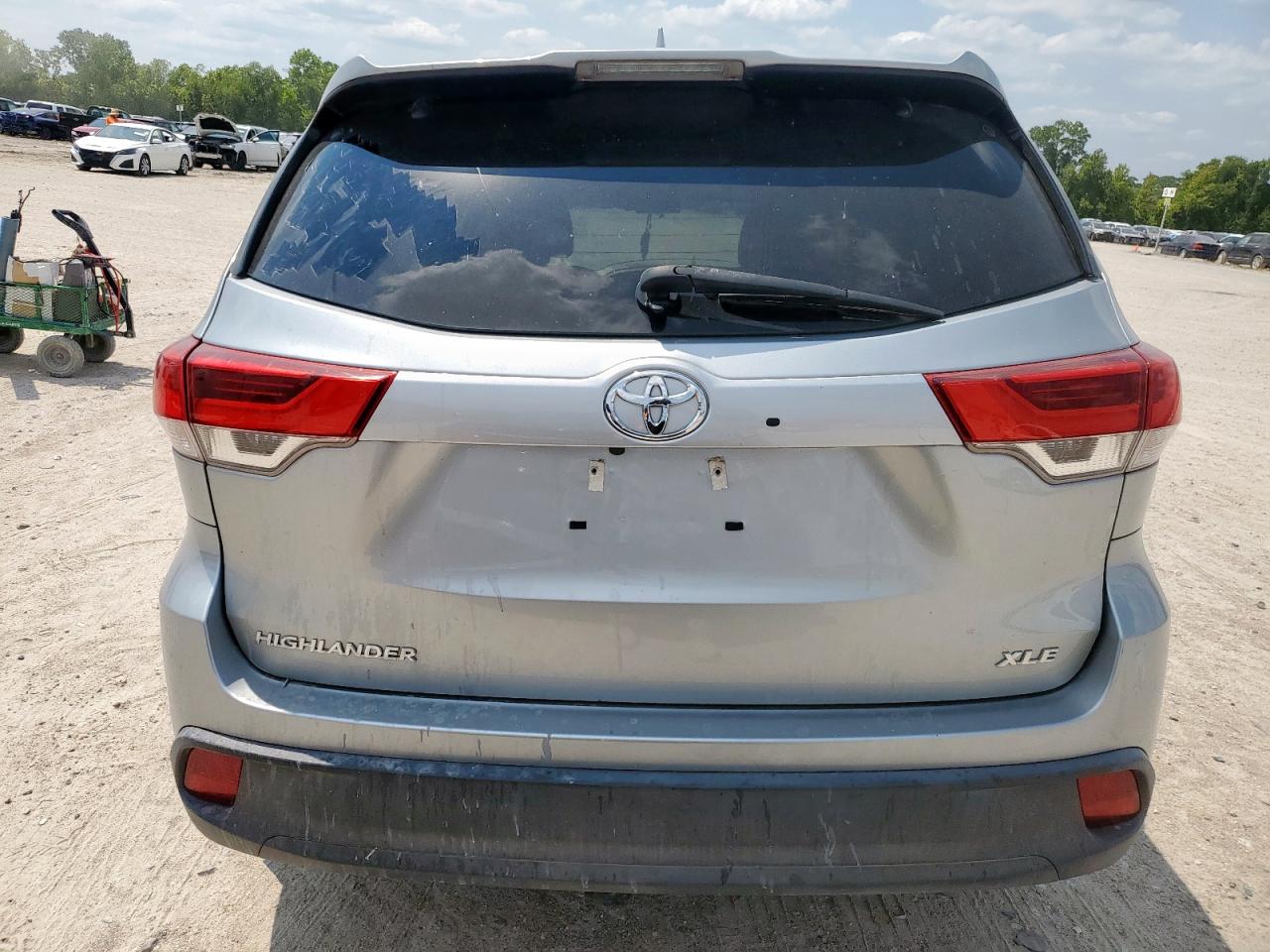 2019 Toyota Highlander Se VIN: 5TDKZRFH2KS569500 Lot: 72005955