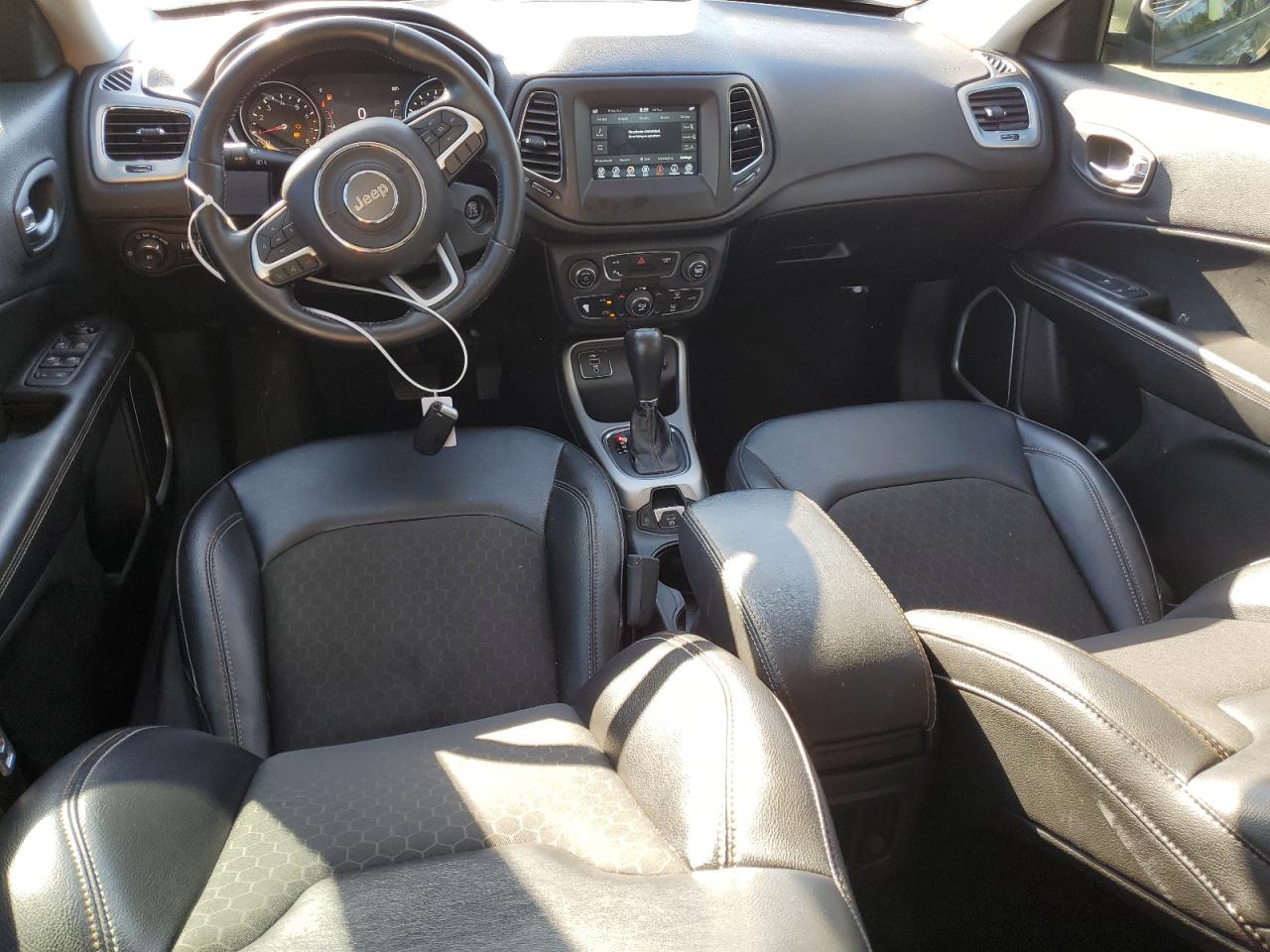 2019 Jeep Compass Latitude VIN: 3C4NJCBB0KT699400 Lot: 70591525