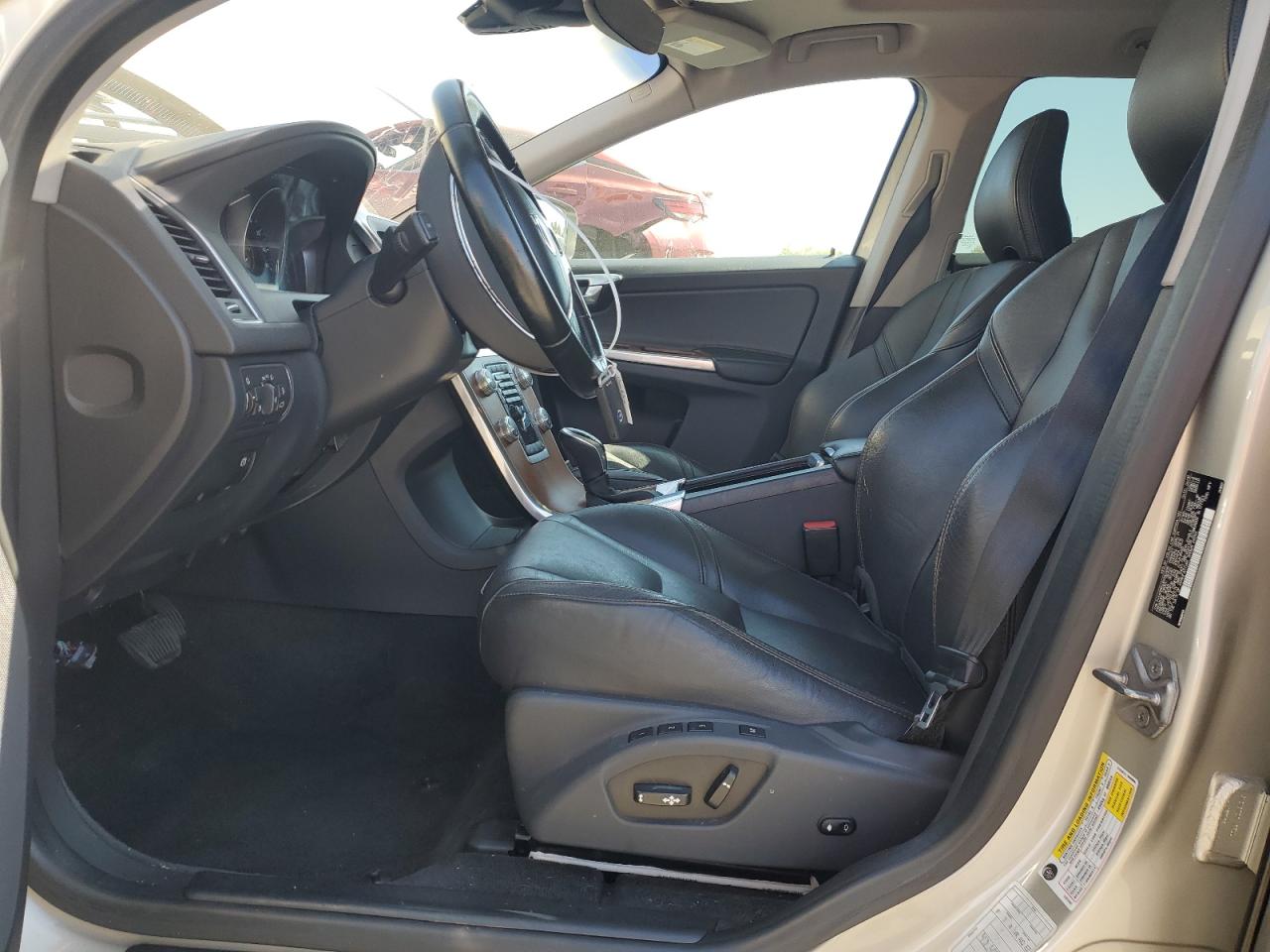 2017 Volvo Xc60 T5 Inscription VIN: YV440MRU3H2001915 Lot: 81512965