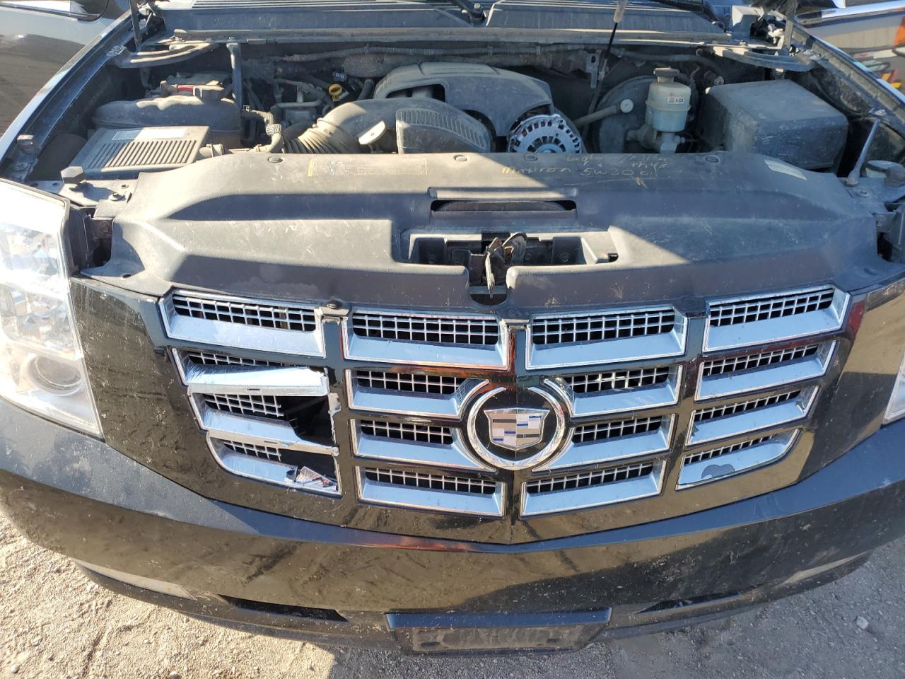 2008 Cadillac Escalade Esv VIN: 1GYFK66818R198559 Lot: 84005015