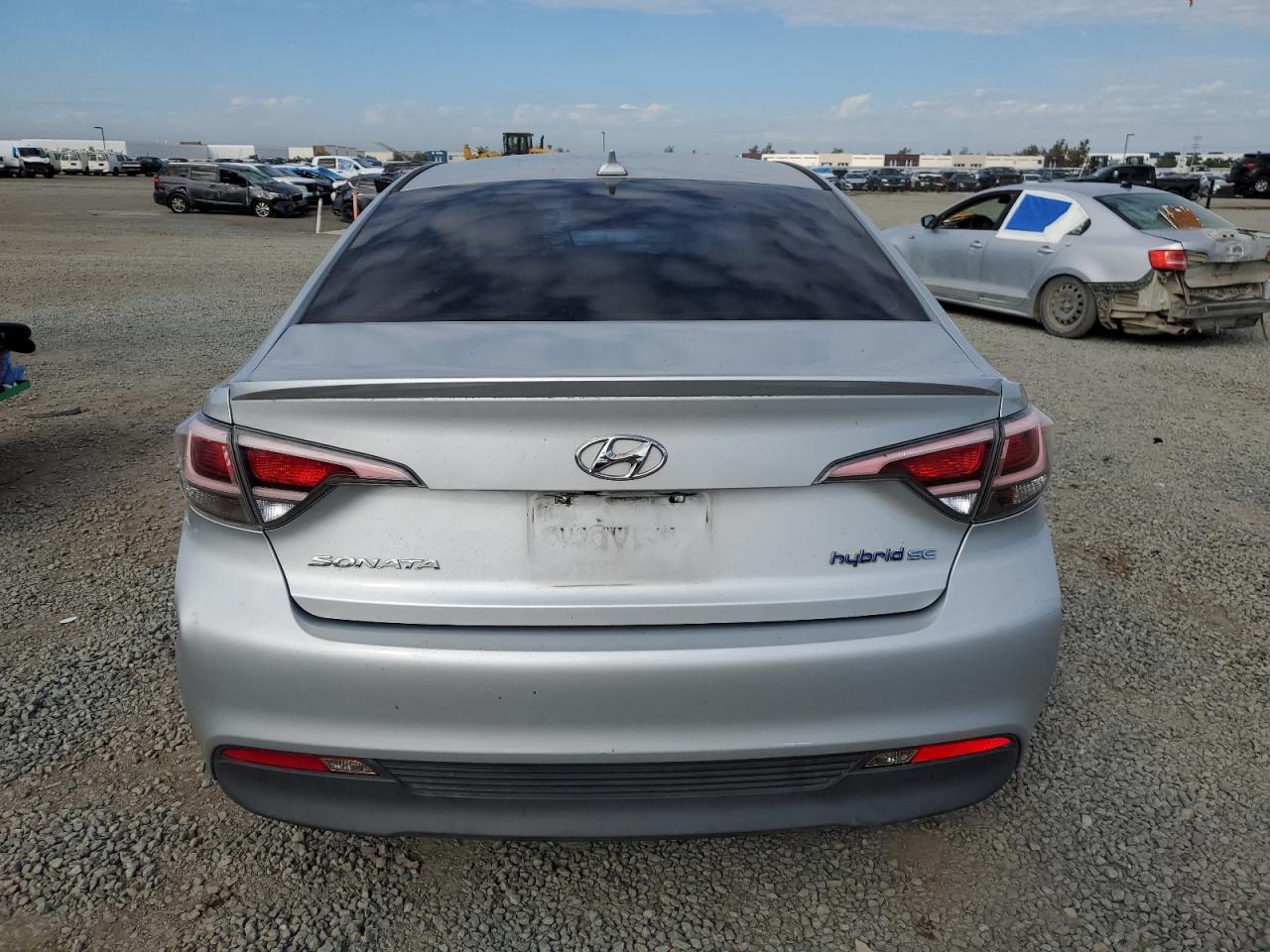 2017 Hyundai Sonata Hybrid VIN: KMHE24L3XHA065145 Lot: 81116165